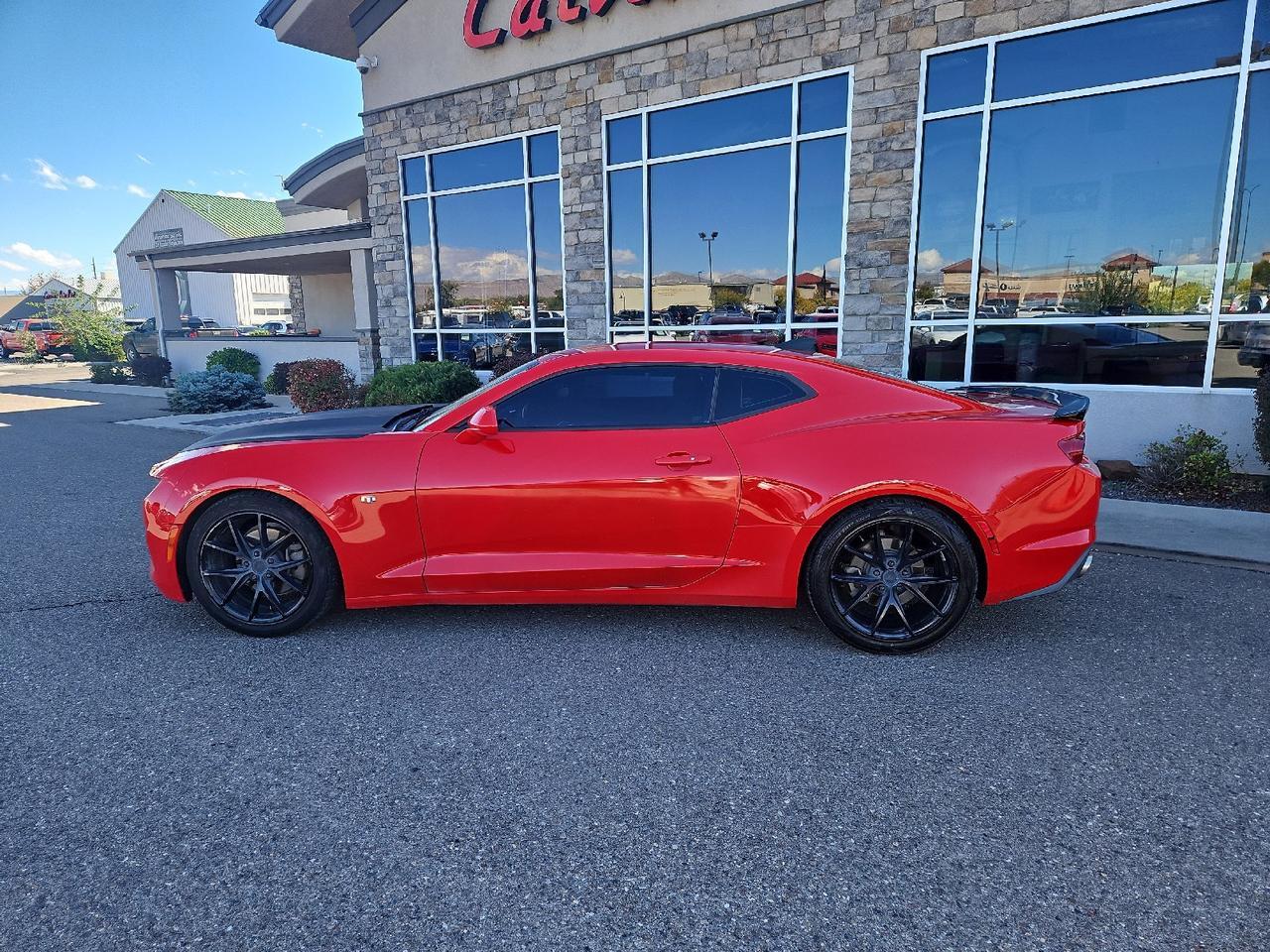 2019 Chevrolet Camaro 1LS 1LT photo 2