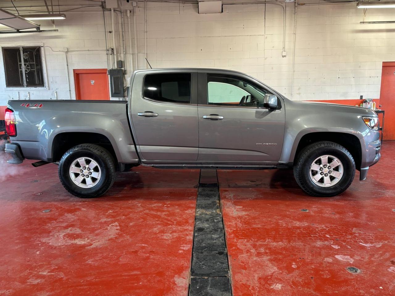Shadow Gray Metallic 2019 Chevrolet Colorado Work Truck Crew Cab 4WD Pickup Truck Four-Wheel Drive Automatic