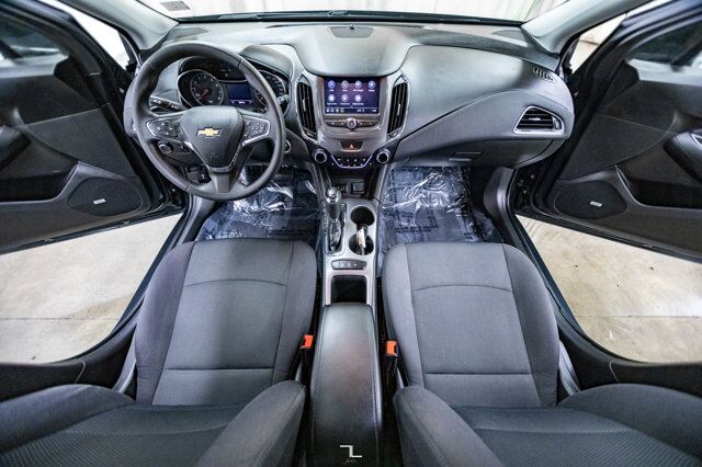 2019 Chevrolet Cruze LT Hatchback Roof BCam Red Deer AB