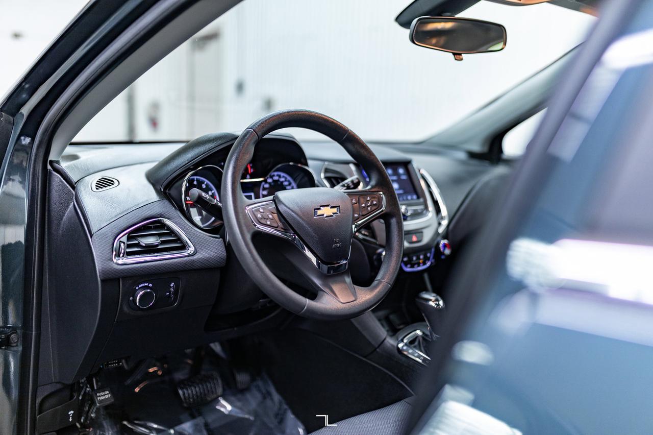 2019 Chevrolet Cruze LT Hatchback Roof BCam Red Deer AB