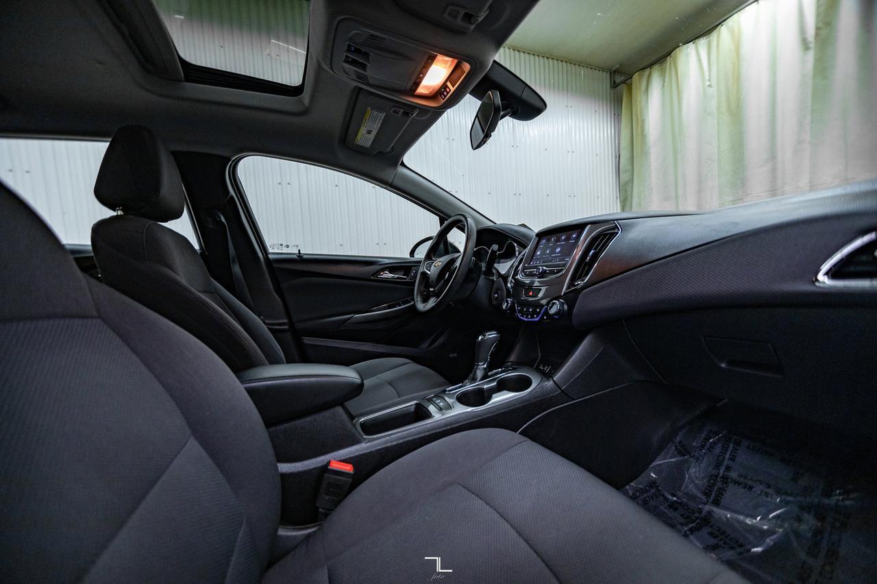 2019 Chevrolet Cruze LT Hatchback Roof BCam Red Deer AB