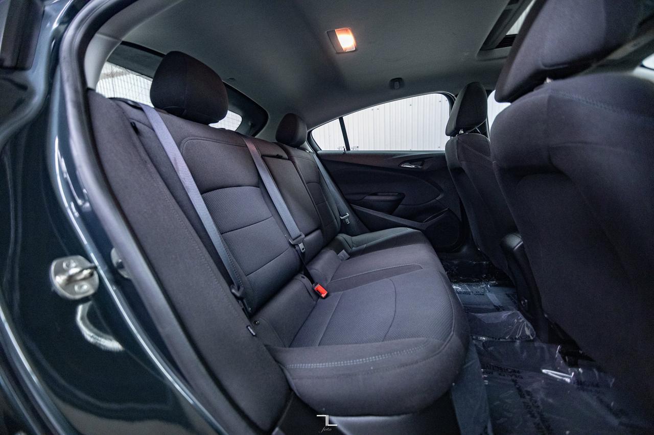 2019 Chevrolet Cruze LT Hatchback Roof BCam Red Deer AB