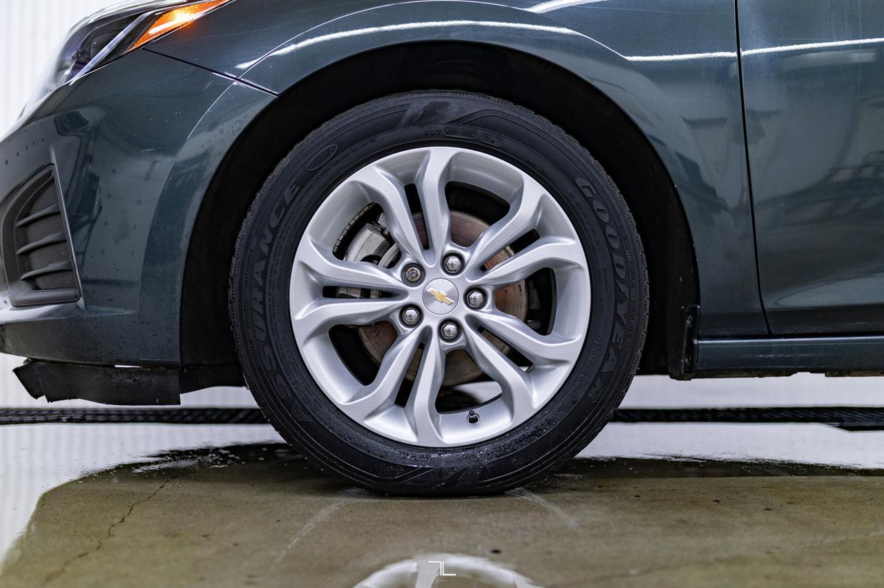 2019 Chevrolet Cruze LT Hatchback Roof BCam Red Deer AB