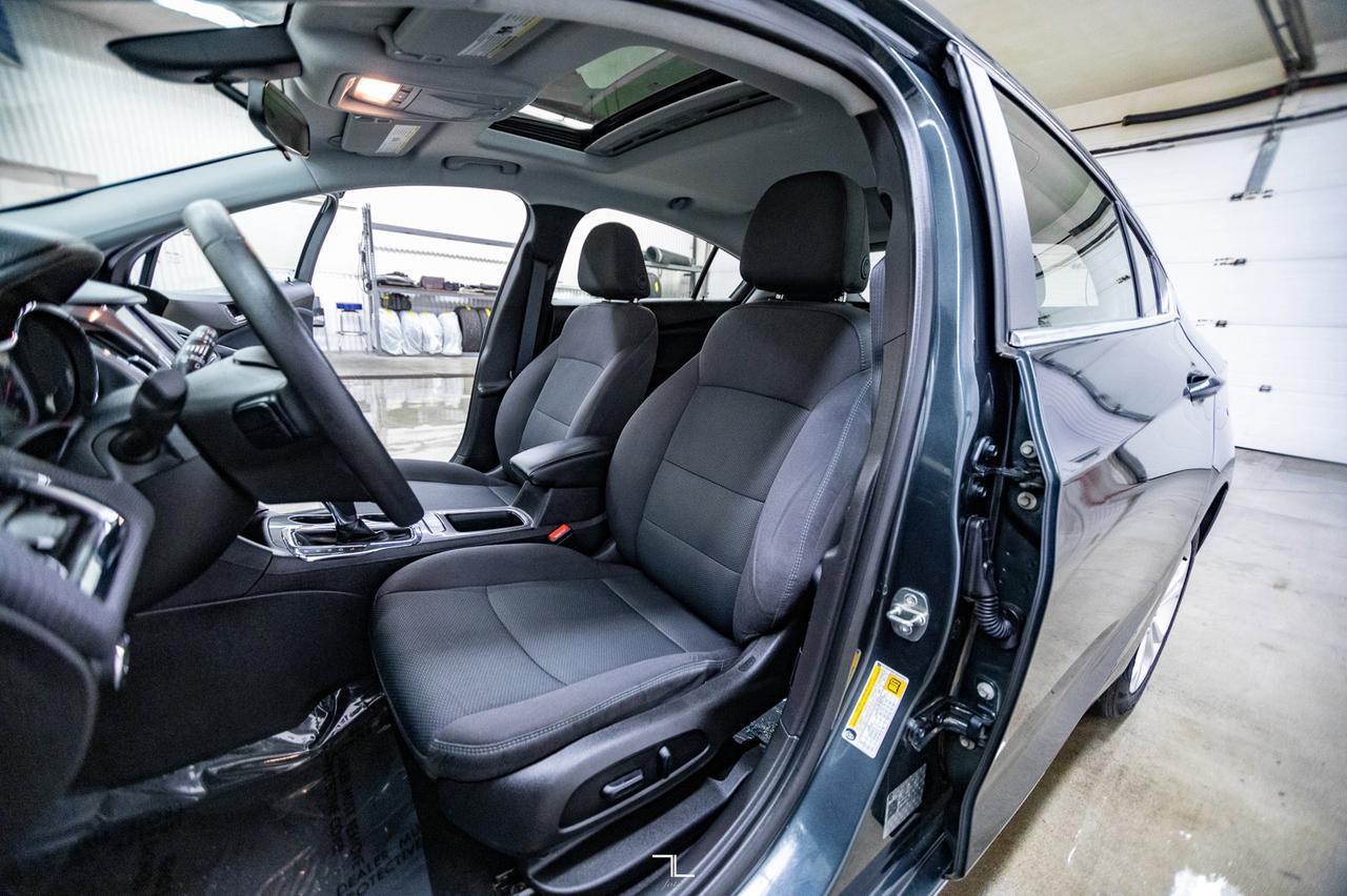 2019 Chevrolet Cruze LT Hatchback Roof BCam Red Deer AB