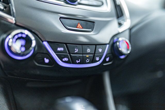 2019 Chevrolet Cruze LT Hatchback Roof BCam Red Deer AB