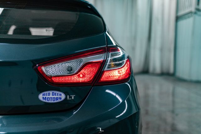 2019 Chevrolet Cruze LT Hatchback Roof BCam Red Deer AB