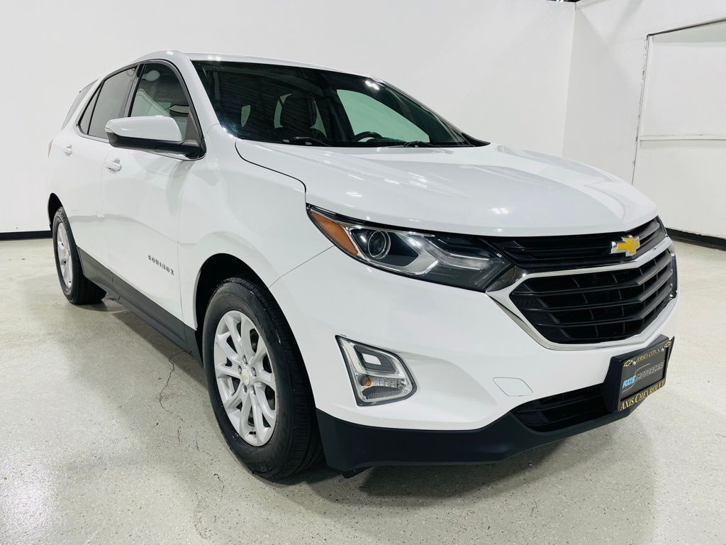 2019 Chevrolet Equinox LT photo 2