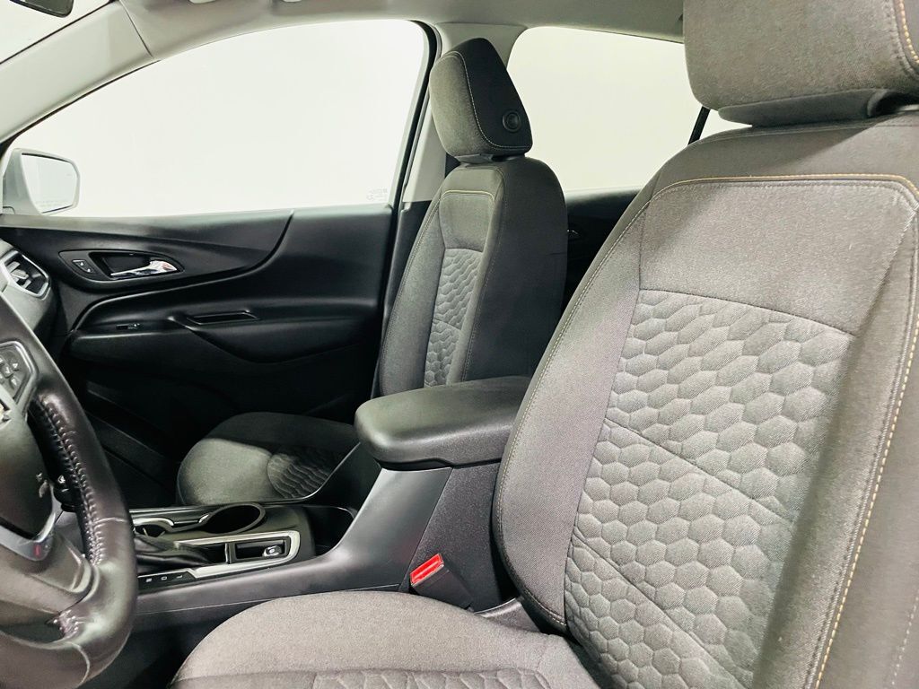 2019 Chevrolet Equinox LT photo 25