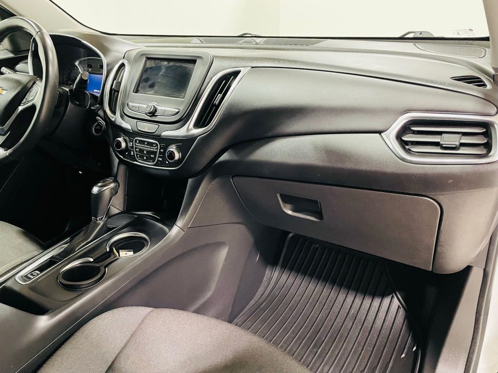 2019 Chevrolet Equinox LT photo 32