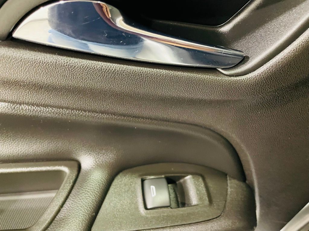 2019 Chevrolet Equinox LT photo 29