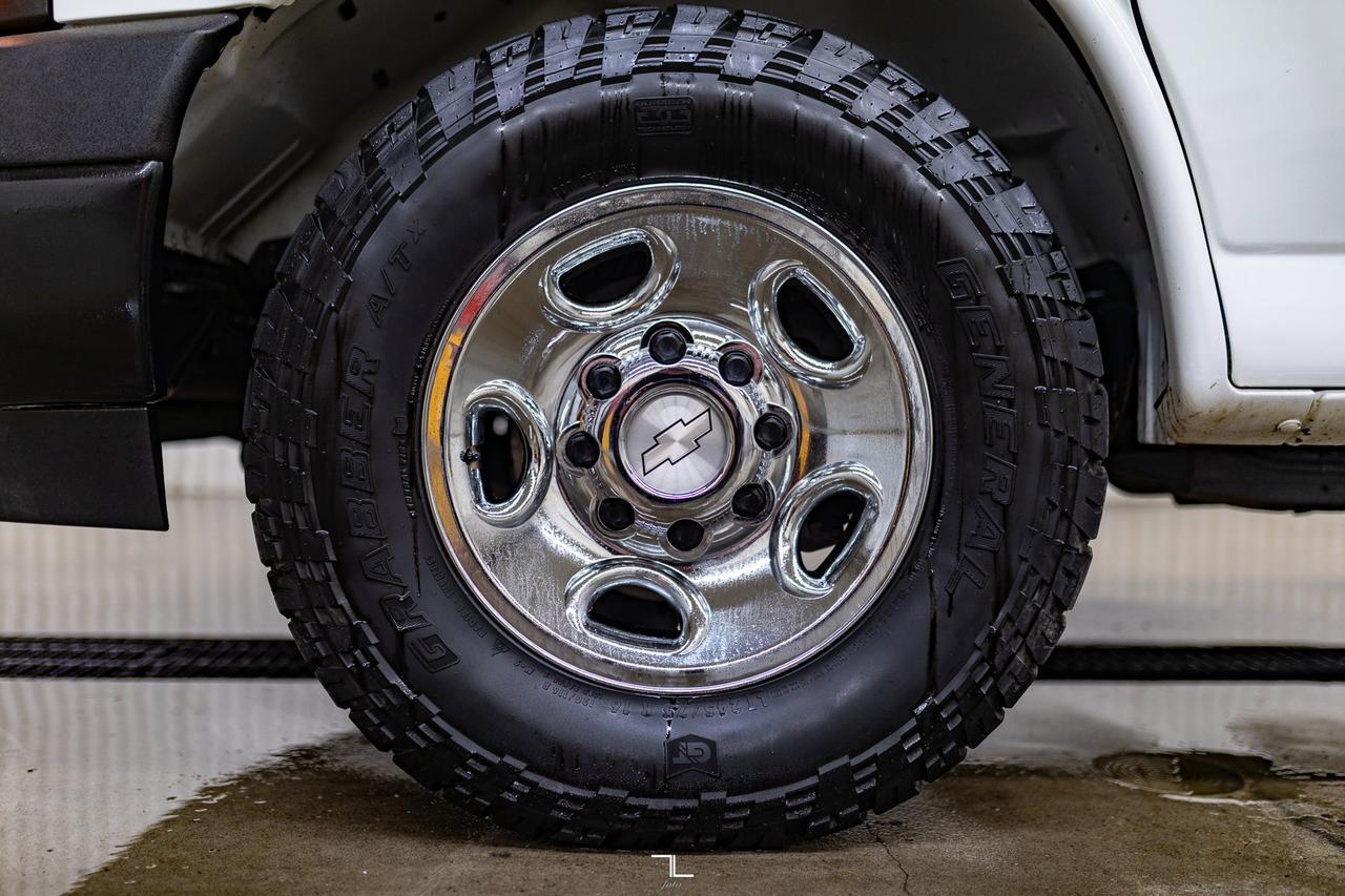 2019 Chevrolet Express 2500 Cargo Van Diesel BCam Shelving Red Deer AB