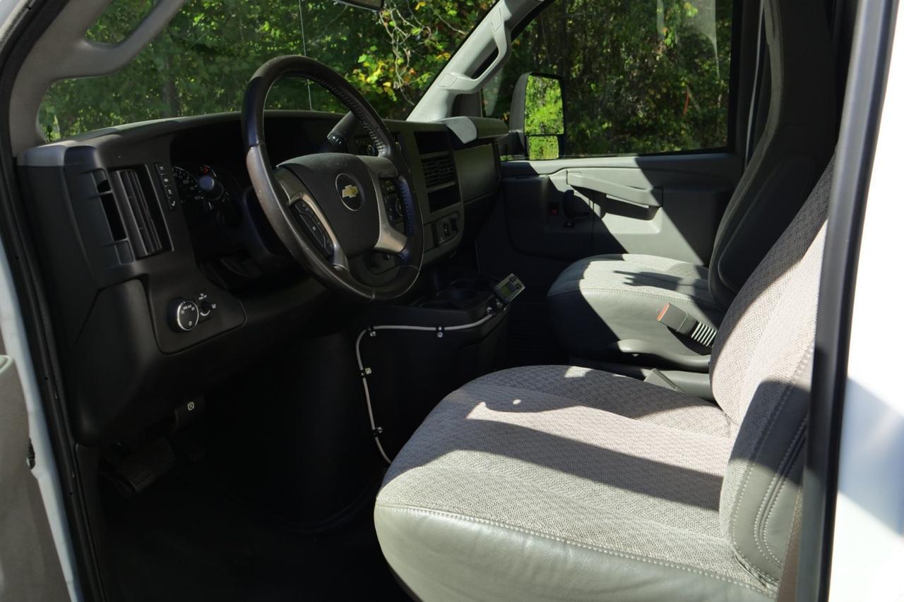 2019 Chevrolet Express 3500 / REFRIGERATED BOX BODY / Thermo King Reefer High Point NC