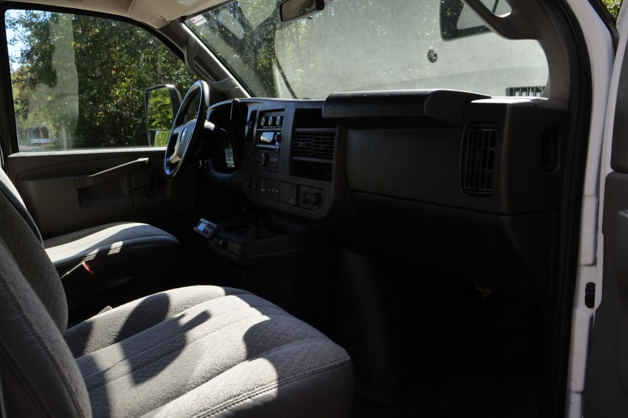 2019 Chevrolet Express 3500 / REFRIGERATED BOX BODY / Thermo King Reefer High Point NC