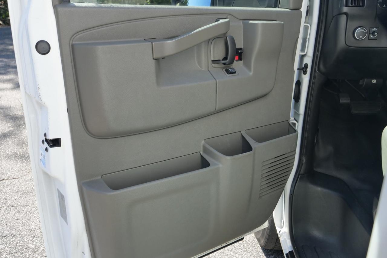 2019 Chevrolet Express 3500 / REFRIGERATED BOX BODY / Thermo King Reefer High Point NC