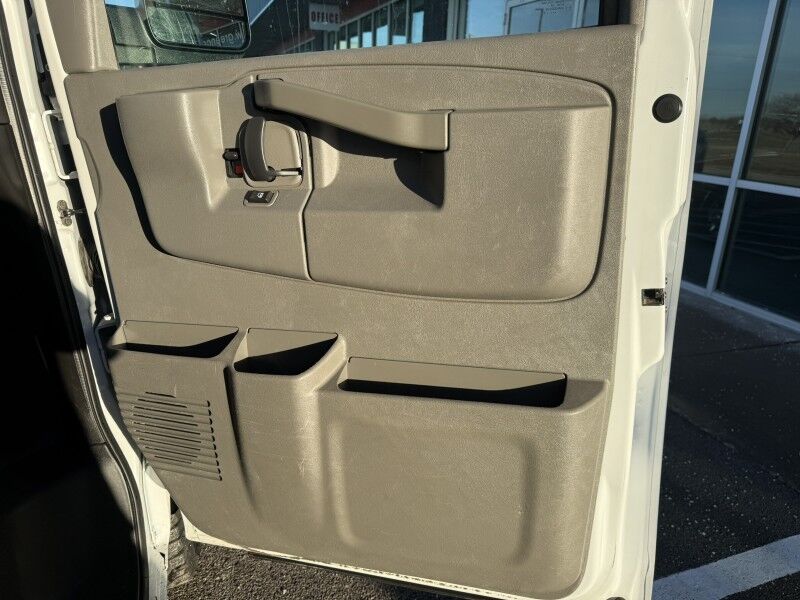 2019 Chevrolet Express 3500 10' Box Van Collinsville OK