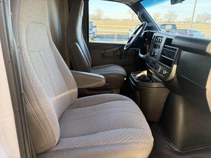 2019 Chevrolet Express 3500 10' Box Van Collinsville OK