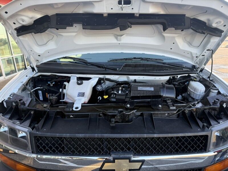 2019 Chevrolet Express 3500 10' Box Van Collinsville OK