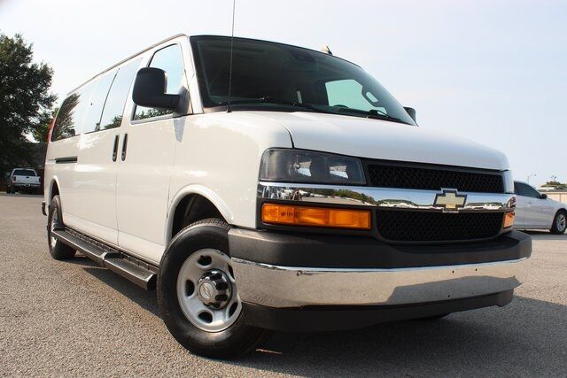 chevrolet express 3500 lt