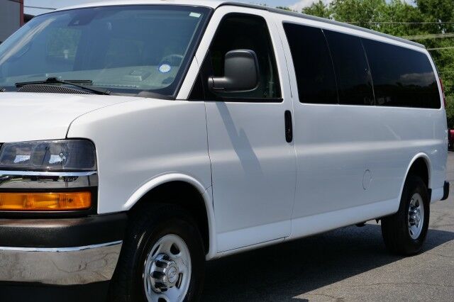 2019 Chevrolet Express 3500 LT / Passenger Van / Vortec 6.0L V8 / 15 Seats! High Point NC