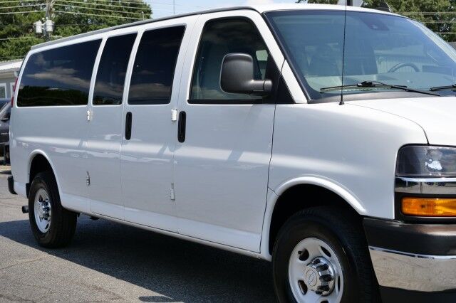 2019 Chevrolet Express 3500 LT / Passenger Van / Vortec 6.0L V8 / 15 Seats! High Point NC