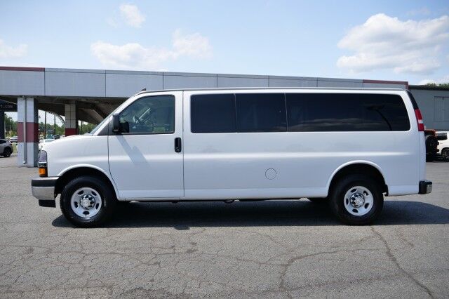 2019 Chevrolet Express 3500 LT / Passenger Van / Vortec 6.0L V8 / 15 Seats! High Point NC