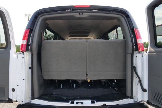 2019 Chevrolet Express 3500 LT / Passenger Van / Vortec 6.0L V8 / 15 Seats! High Point NC