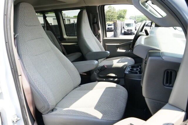 2019 Chevrolet Express 3500 LT / Passenger Van / Vortec 6.0L V8 / 15 Seats! High Point NC