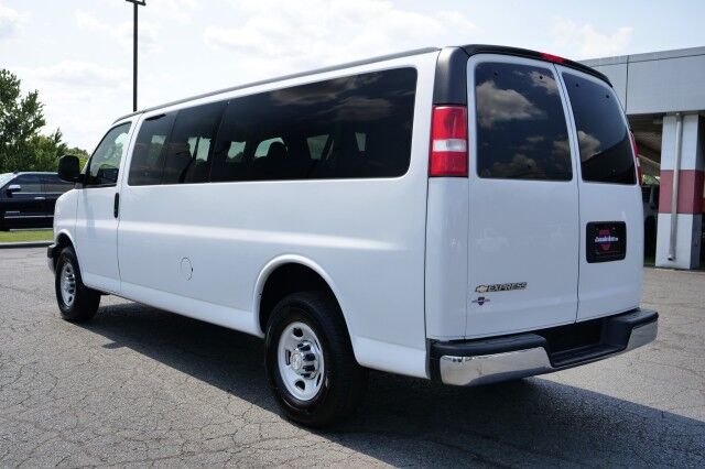2019 Chevrolet Express 3500 LT / Passenger Van / Vortec 6.0L V8 / 15 Seats! High Point NC