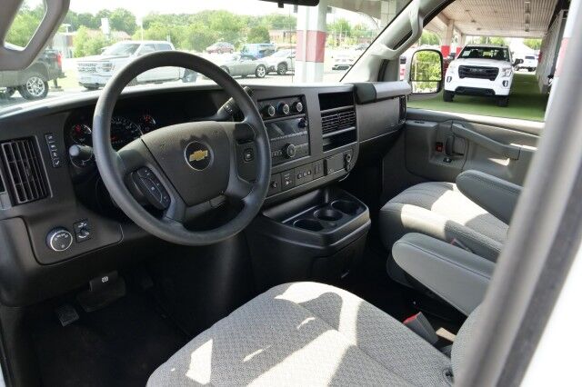 2019 Chevrolet Express 3500 LT / Passenger Van / Vortec 6.0L V8 / 15 Seats! High Point NC