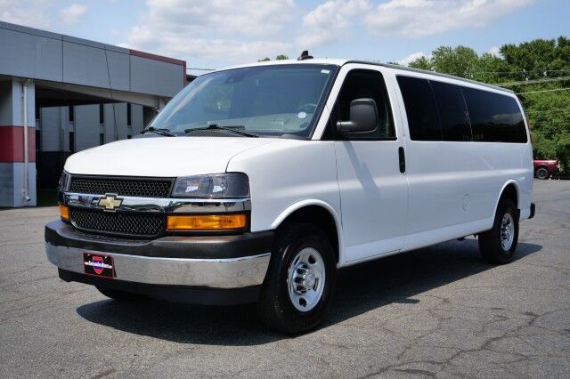 2019 Chevrolet Express 3500 LT / Passenger Van / Vortec 6.0L V8 / 15 Seats! High Point NC