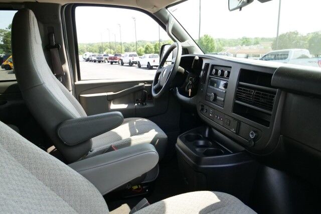 2019 Chevrolet Express 3500 LT / Passenger Van / Vortec 6.0L V8 / 15 Seats! High Point NC