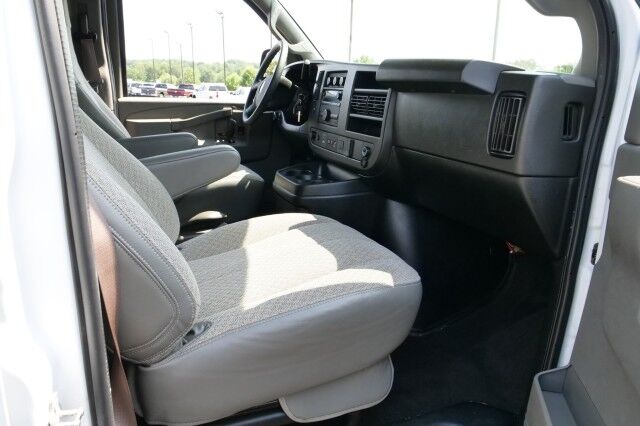 2019 Chevrolet Express 3500 LT / Passenger Van / Vortec 6.0L V8 / 15 Seats! High Point NC