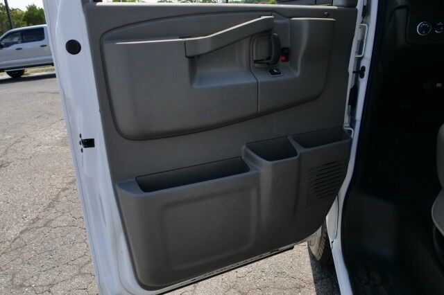 2019 Chevrolet Express 3500 LT / Passenger Van / Vortec 6.0L V8 / 15 Seats! High Point NC