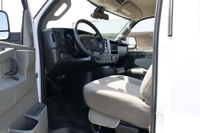 2019 Chevrolet Express 3500 LT / Passenger Van / Vortec 6.0L V8 / 15 Seats! High Point NC