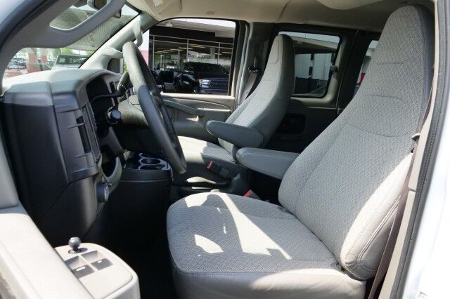 2019 Chevrolet Express 3500 LT / Passenger Van / Vortec 6.0L V8 / 15 Seats! High Point NC