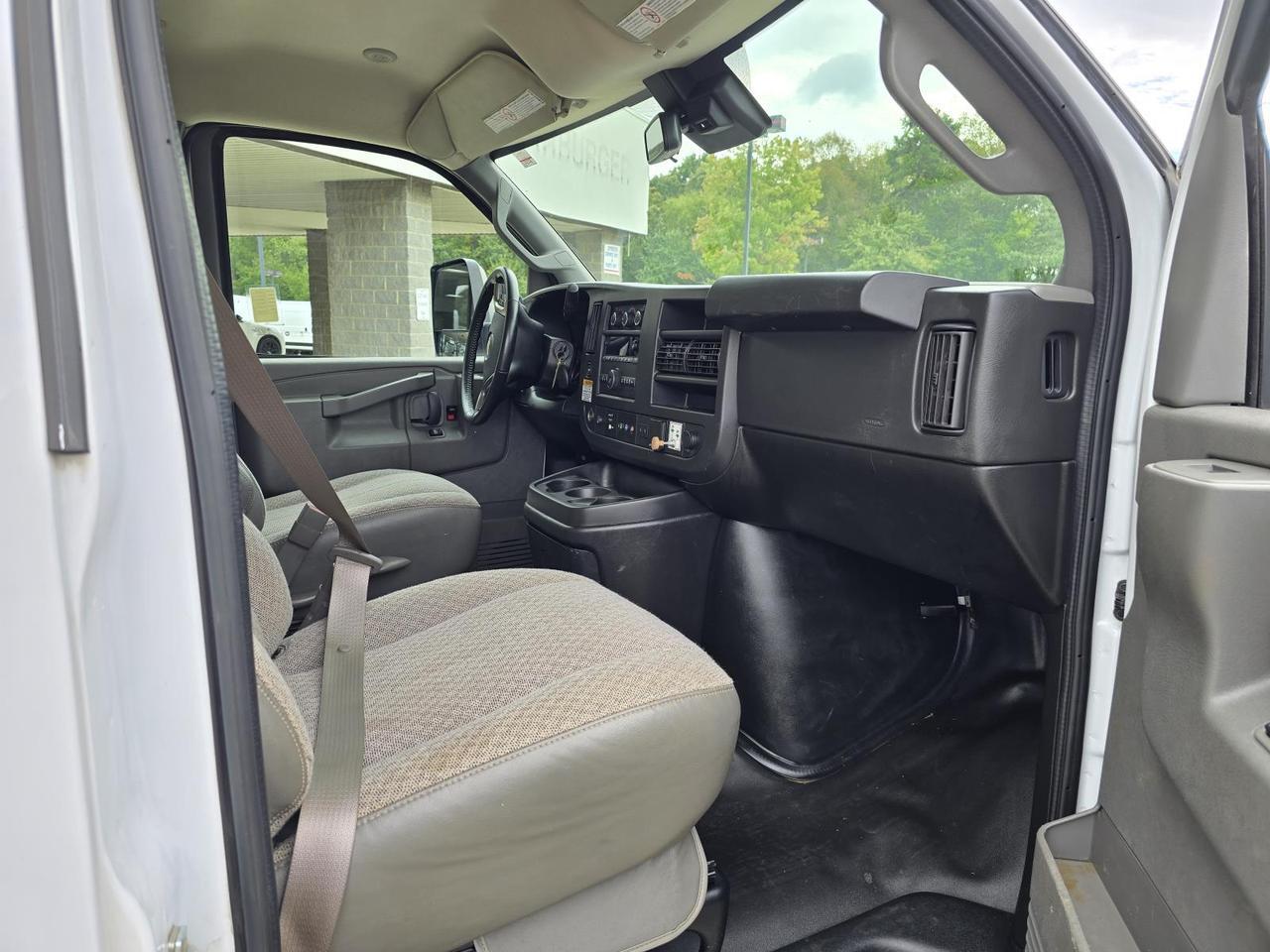 2019 Chevrolet Express Commercial Cutaway 3500 14ft Box W/2,000lb Liftgate Concord NC