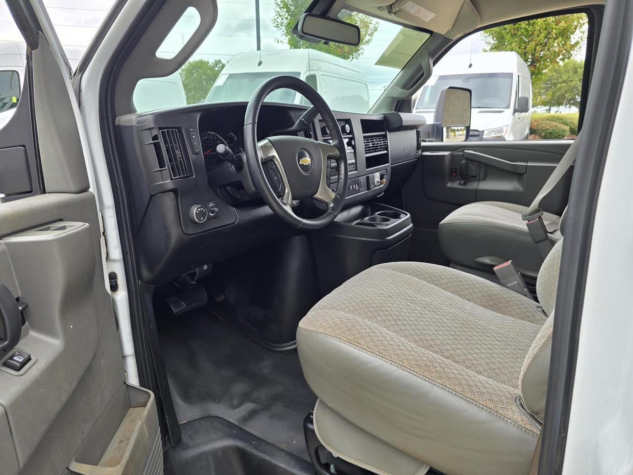 2019 Chevrolet Express Commercial Cutaway 3500 14ft Box W/2,000lb Liftgate Concord NC