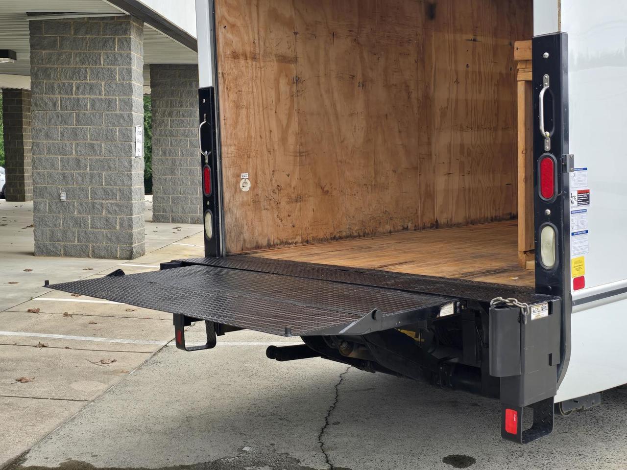 2019 Chevrolet Express Commercial Cutaway 3500 14ft Box W/2,000lb Liftgate Concord NC