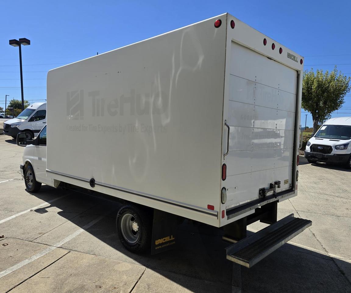 2019 Chevrolet Express Commercial Cutaway 3500 16FT Box w/Roll Up Door Concord NC