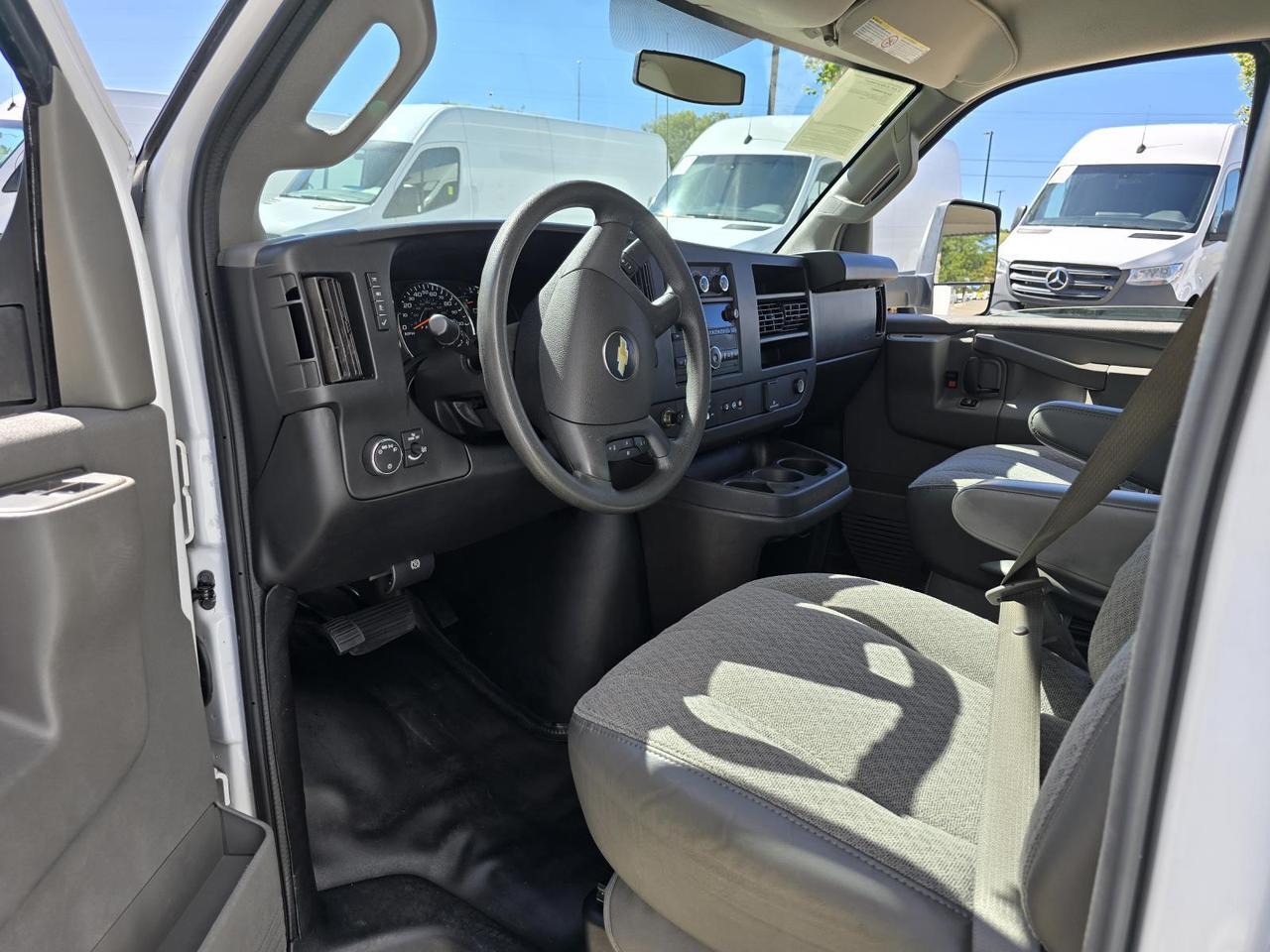 2019 Chevrolet Express Commercial Cutaway 3500 16FT Box w/Roll Up Door Concord NC