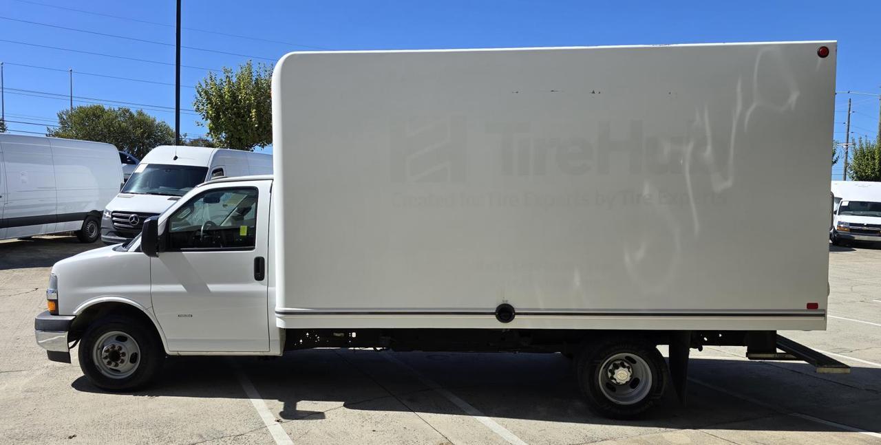 2019 Chevrolet Express Commercial Cutaway 3500 16FT Box w/Roll Up Door Concord NC