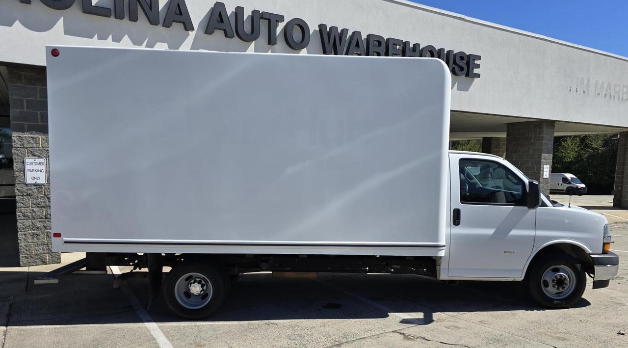 2019 Chevrolet Express Commercial Cutaway 3500 16FT Box w/Roll Up Door Concord NC