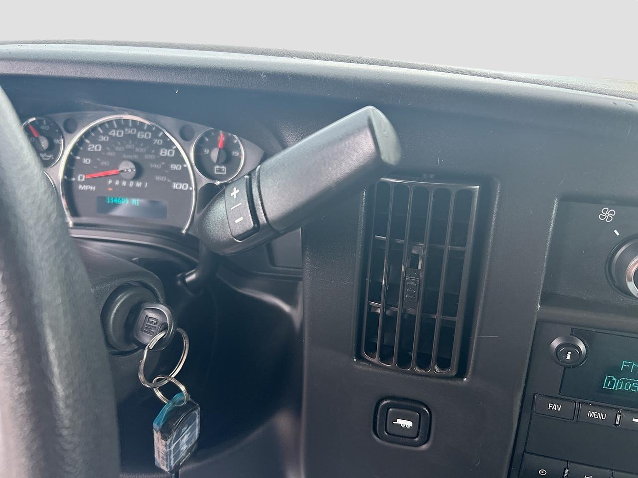2019 Chevrolet Express Cutaway 3500 Van photo 15