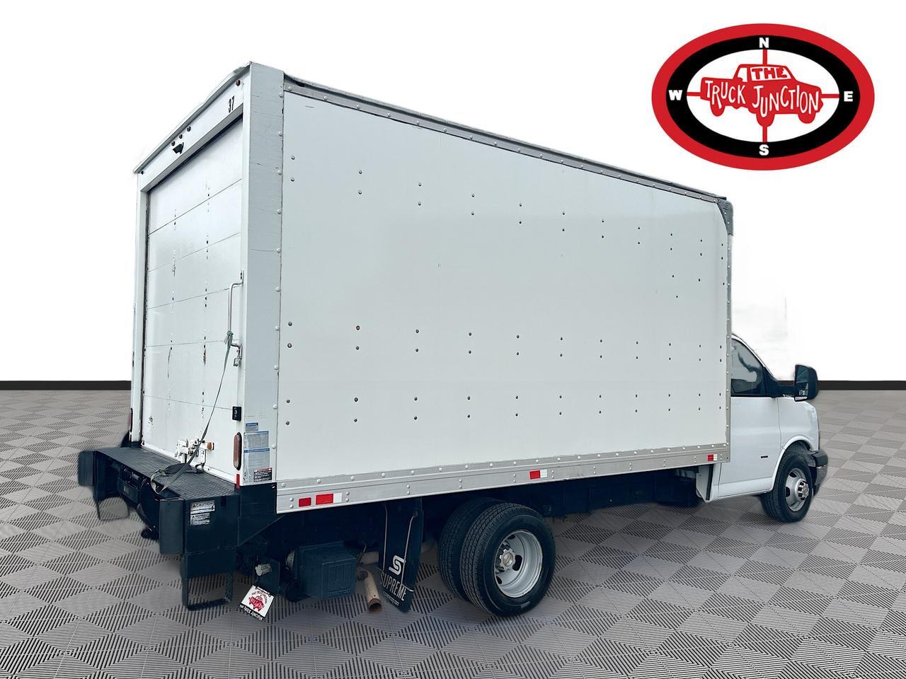 2019 Chevrolet Express Cutaway 3500 Van photo 7