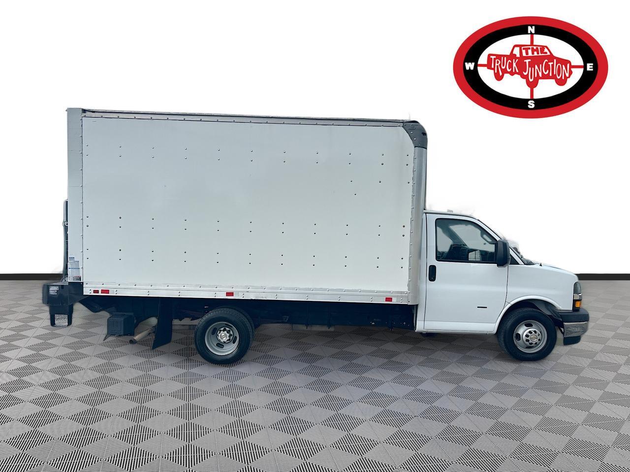 2019 Chevrolet Express Cutaway 3500 Van photo 8