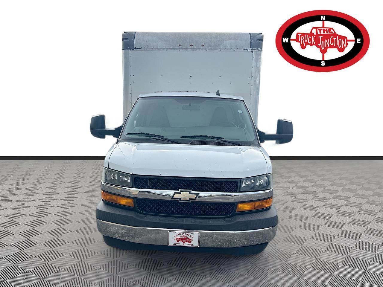 2019 Chevrolet Express Cutaway 3500 Van photo 2
