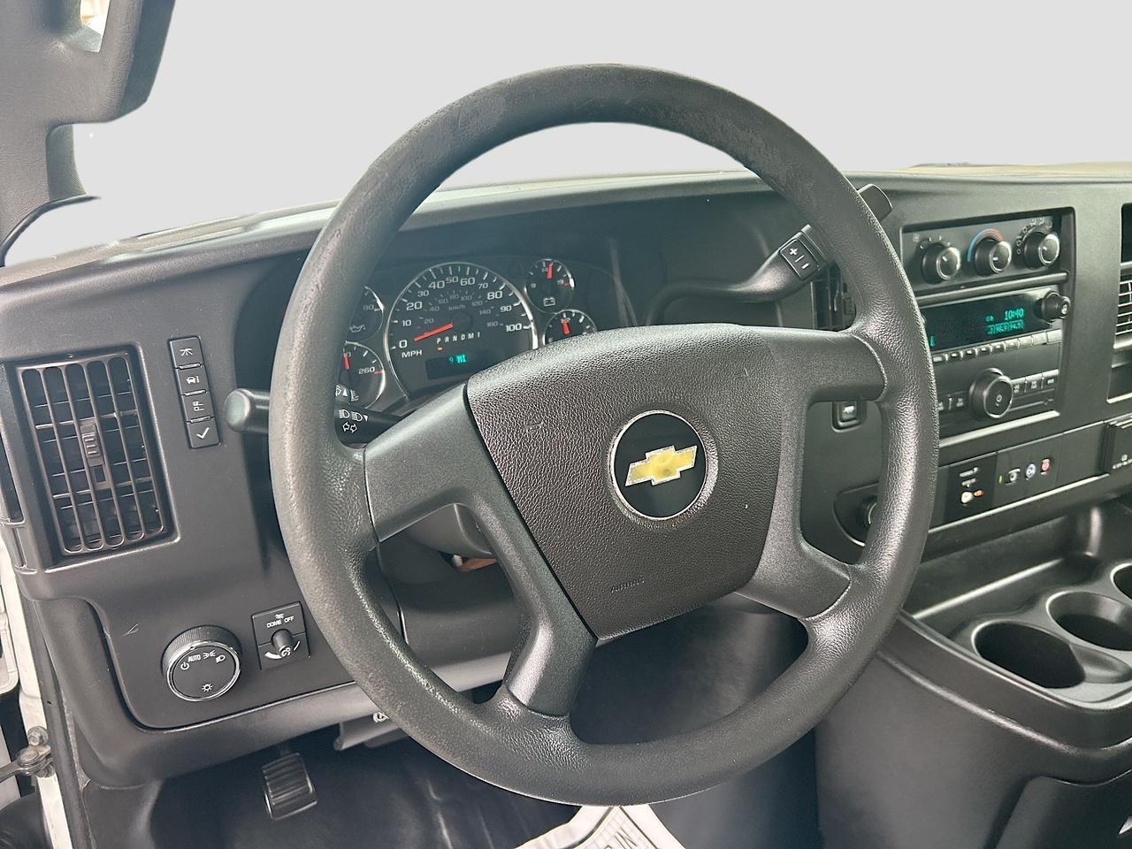 2019 Chevrolet Express Cutaway 3500 Van photo 11