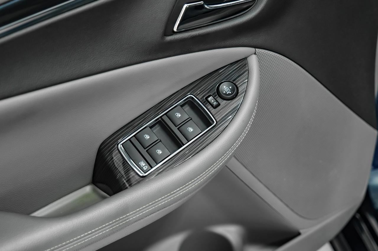 2019 Chevrolet Impala LT V6 AUTOMATIC SUNROOF LEATHER HEATED SEATS REAR CAMERA KEYLESS START BLUETOOTH Carrollton TX