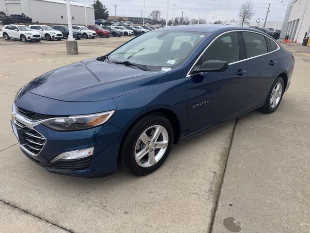 2019 Chevrolet Malibu LS West Burlington IA