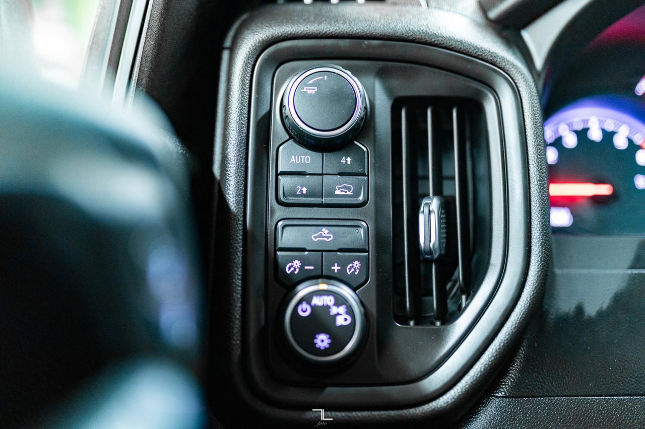 2019 Chevrolet Silverado 1500 4x4 Crew Cab Custom BCam Red Deer AB